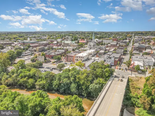 Fredericksburg, VA 22401,913-B CAROLINE