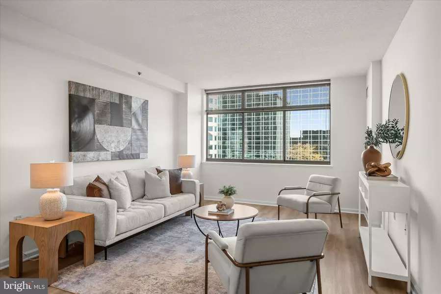 7111 WOODMONT AVE #812, Bethesda, MD 20815