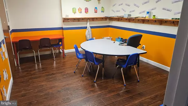 43130 AMBERWOOD PLZ #160, Chantilly, VA 20152