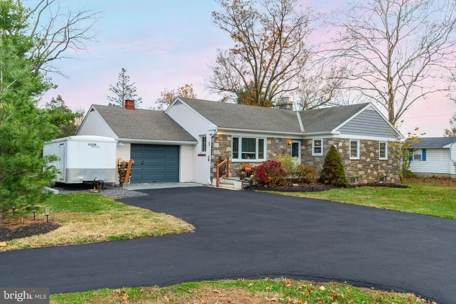 550 BURNSIDE AVE, Norristown, PA 19403