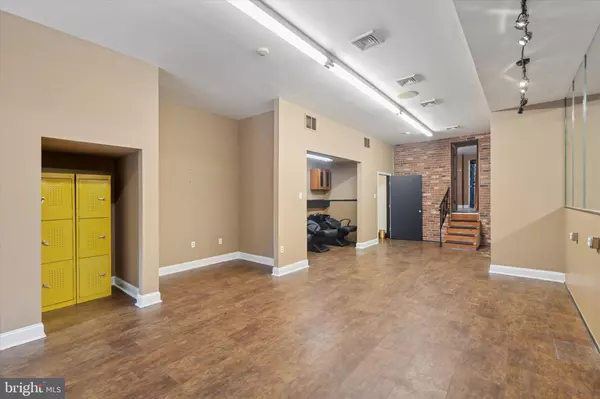 Philadelphia, PA 19130,1604 RIDGE AVE