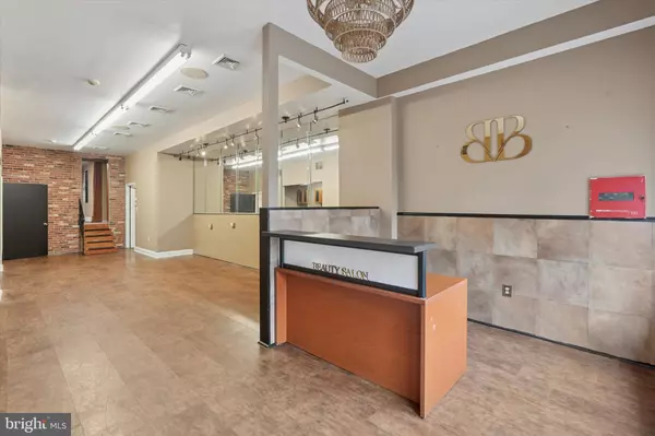 Philadelphia, PA 19130,1604 RIDGE AVE