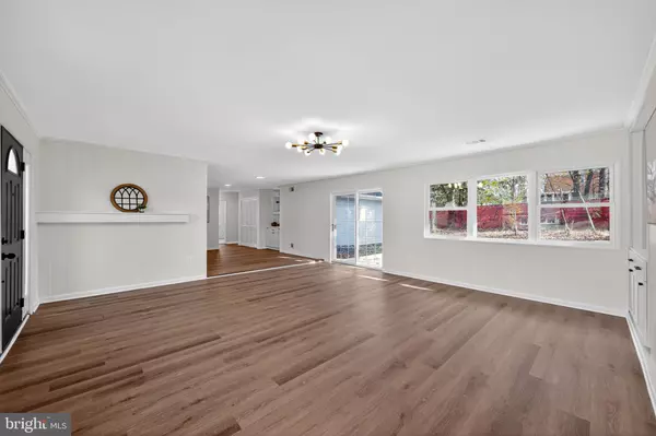 Waldorf, MD 20601,8021 HOLLY AVE