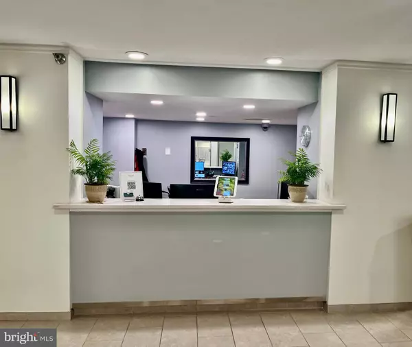 Mclean, VA 22102,1808 OLD MEADOW RD #1104