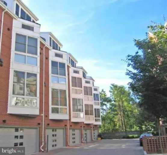 Arlington, VA 22213,2010 WESTMORELAND ST N