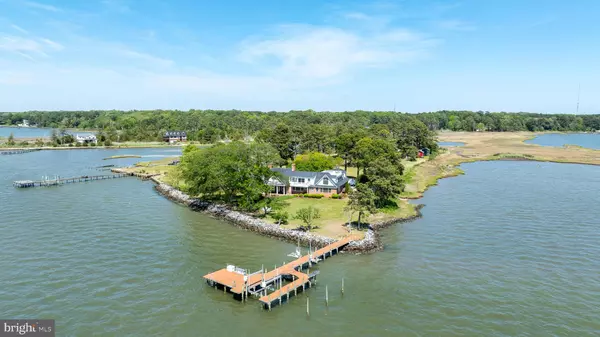 Hayes, VA 23072,6454 CARMINES ISLAND LN