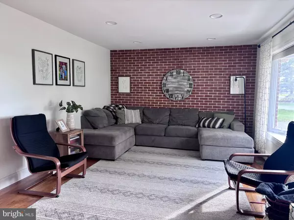 Manheim, PA 17545,1119 E MEADOW RD