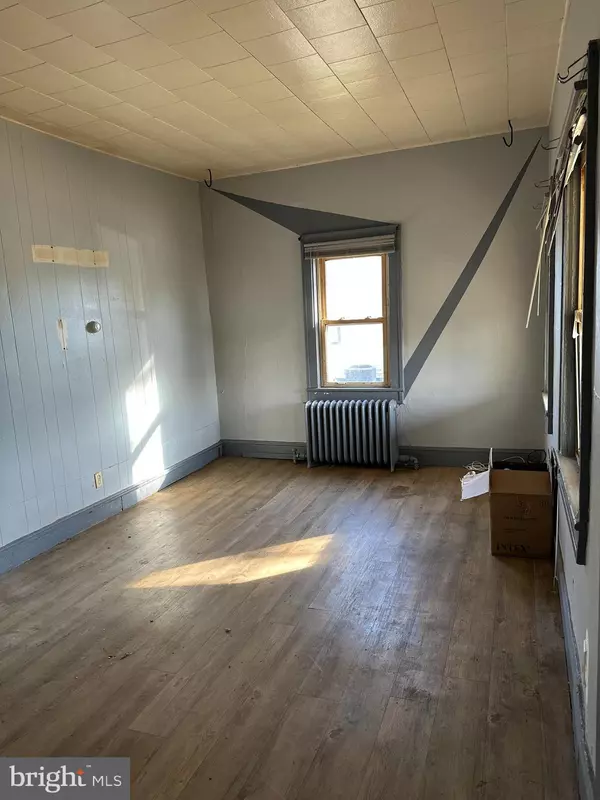 Vineland, NJ 08360,314 W PEACH ST