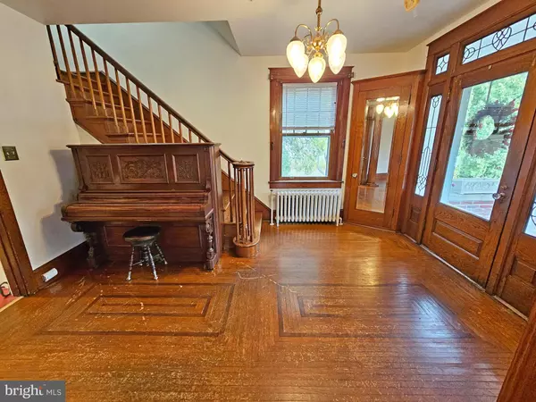 Akron, PA 17501,320 S 9TH ST