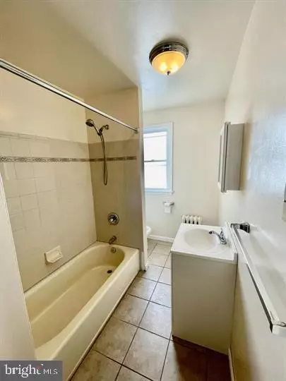 Wayne, PA 19087,122 W LANCASTER AVE