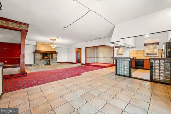 5091 UMBRIA ST #D, Philadelphia, PA 19128