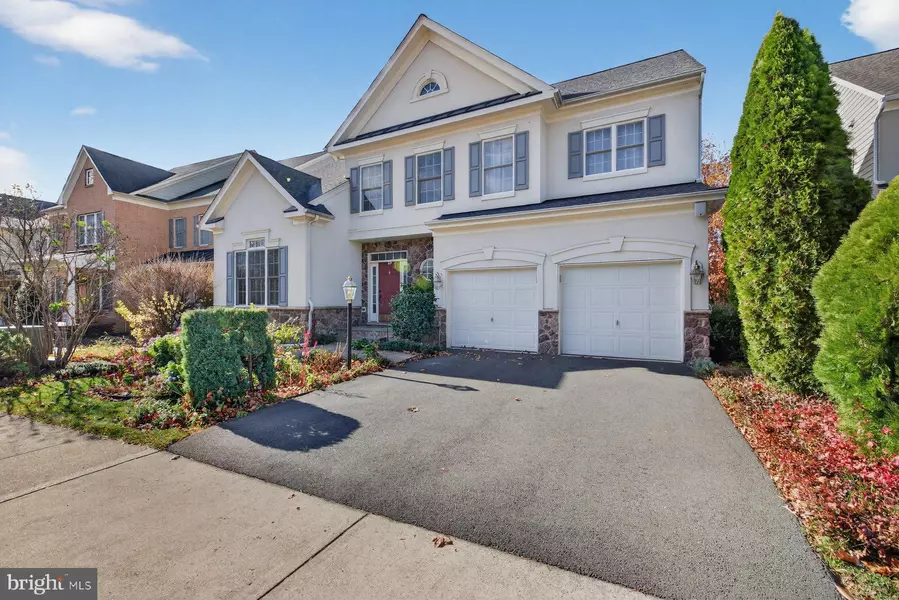 43656 RIVERPOINT DR, Leesburg, VA 20176