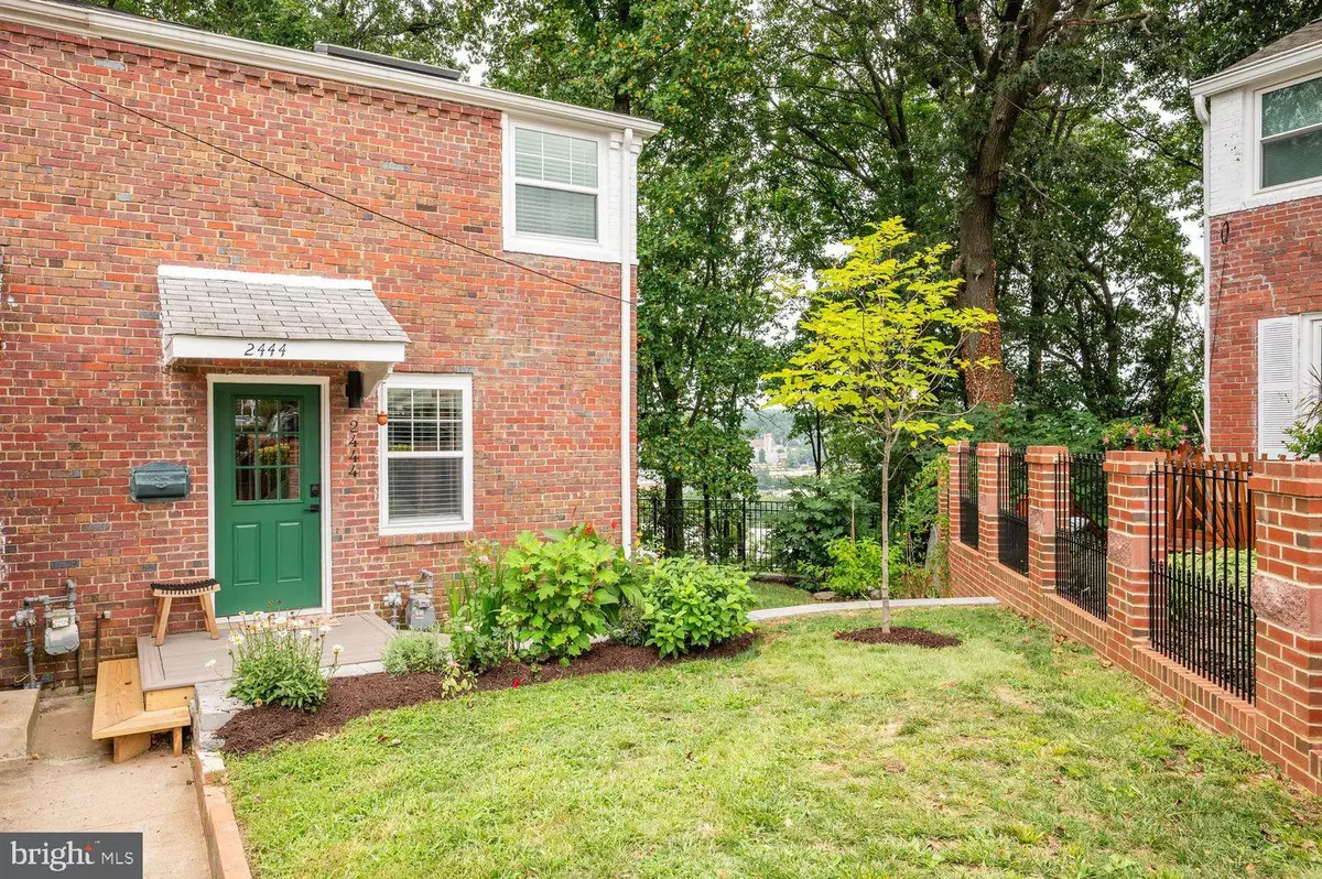 Arlington, VA 22206,2444 S OAKLAND ST