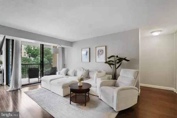 Arlington, VA 22204,4500 S FOUR MILE RUN DR #407