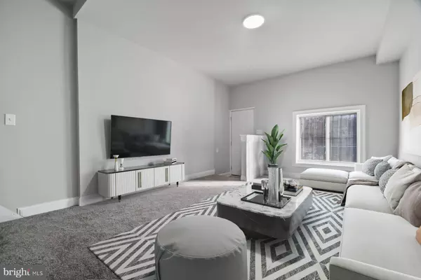 Baltimore, MD 21205,822 N MONTFORD AVE