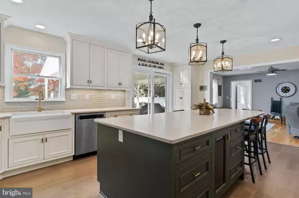 Mechanicsburg, PA 17050,53 BOURBON RED DRIVE