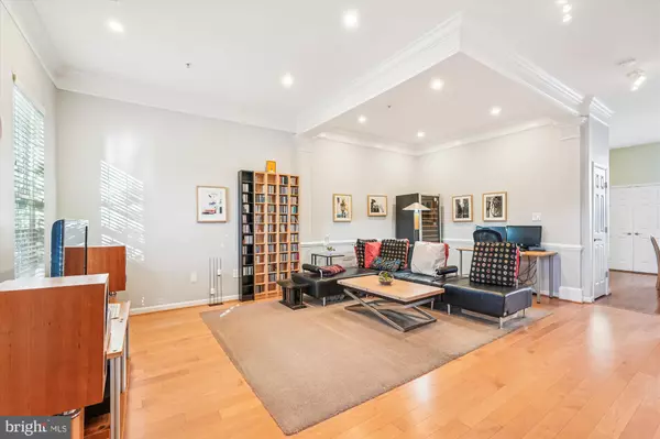 Gaithersburg, MD 20878,422 CHESTNUT HILL ST