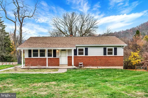 10 USZTICS LN, Dauphin, PA 17018