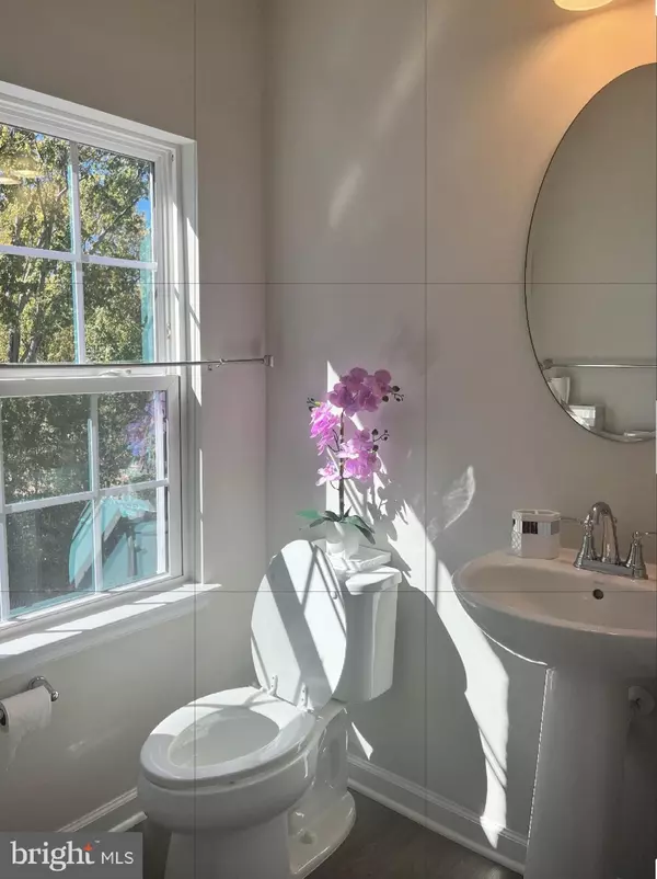 Spotsylvania, VA 22553,7977 INDEPENDENCE DR