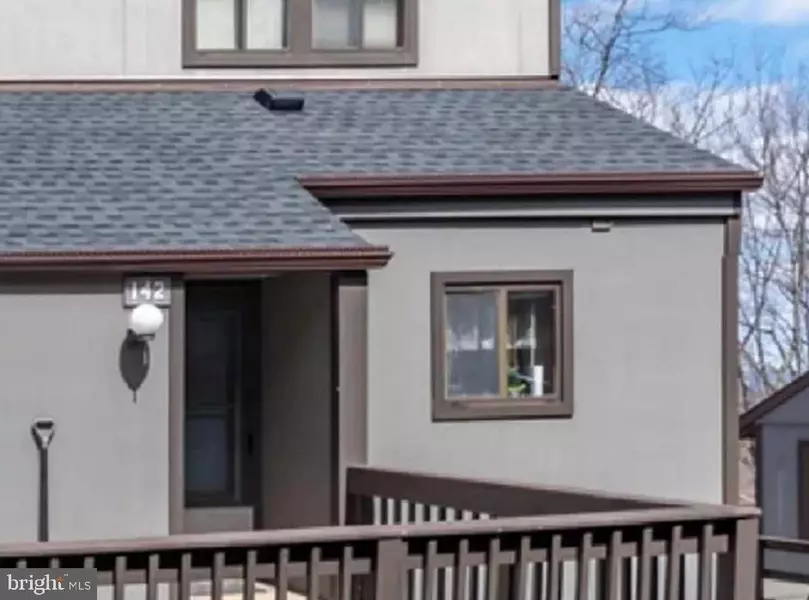 142 CROSS COUNTRY LN, Tannersville, PA 18372