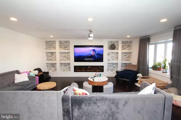 Philadelphia, PA 19152,2738 AXE FACTORY RD