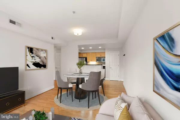 Arlington, VA 22203,231 N THOMAS ST #105