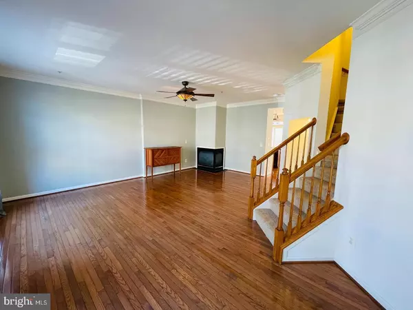 Alexandria, VA 22314,708 SCARBURGH WAY