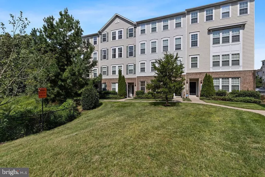 14816 MASON CREEK CIR, Woodbridge, VA 22191