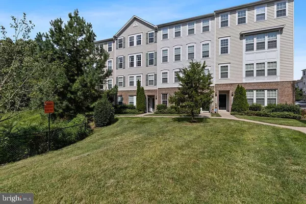 14816 MASON CREEK CIR, Woodbridge, VA 22191