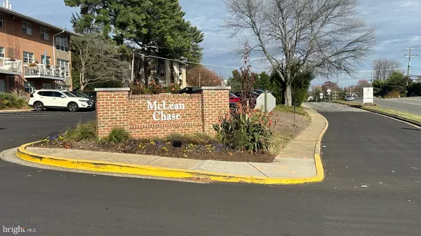 Mclean, VA 22102,1914 WILSON LN #202