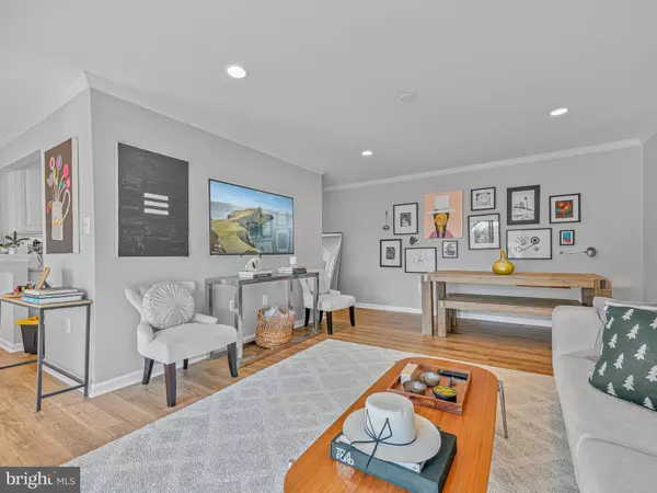 Mclean, VA 22102,1914 WILSON LN #202