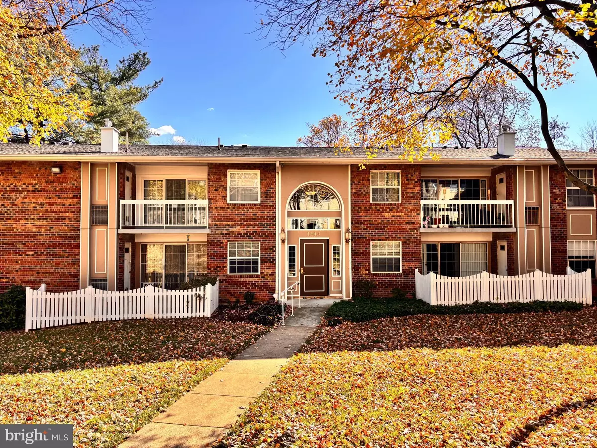 Mclean, VA 22102,1914 WILSON LN #202