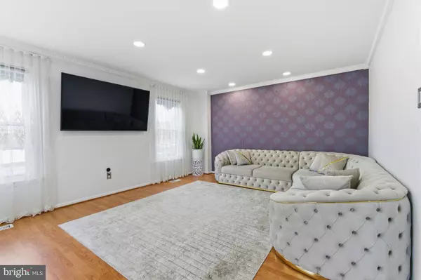 Philadelphia, PA 19116,148 RENNARD ST