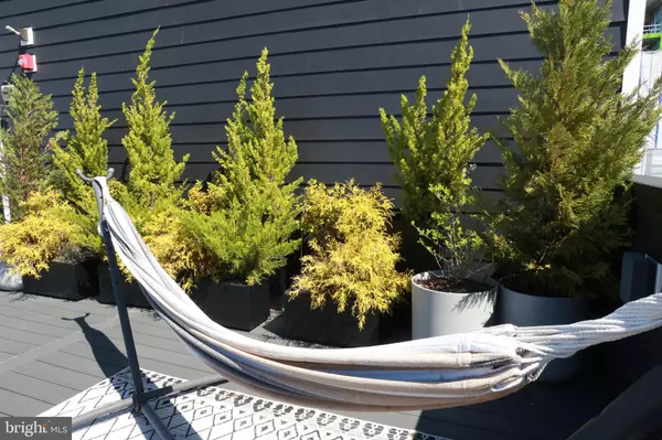 Philadelphia, PA 19147,1111 S BROAD ST #1BED/1BATH