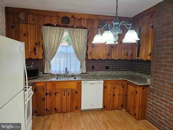 Oreland, PA 19075,1640 WALNUT AVE