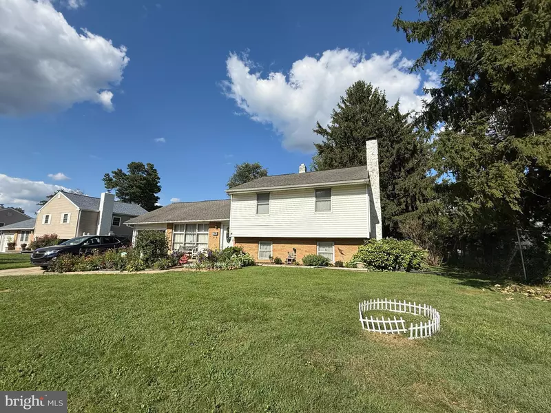 13 CYNTHIA RD, Newark, DE 19702