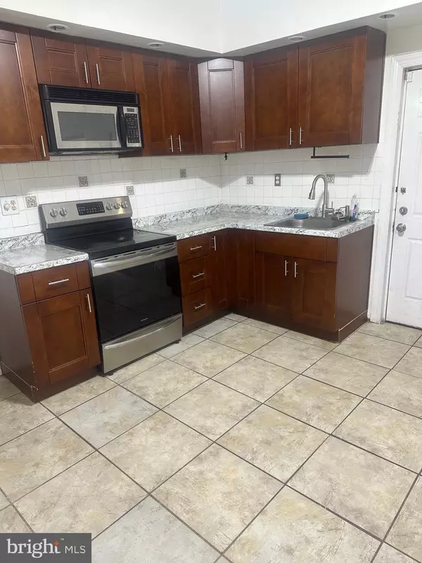 Philadelphia, PA 19120,516 W CHEW AVE