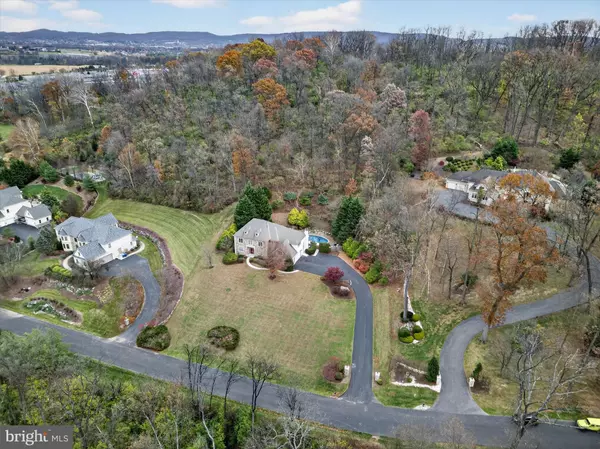 Wyomissing, PA 19610,7 WOODS