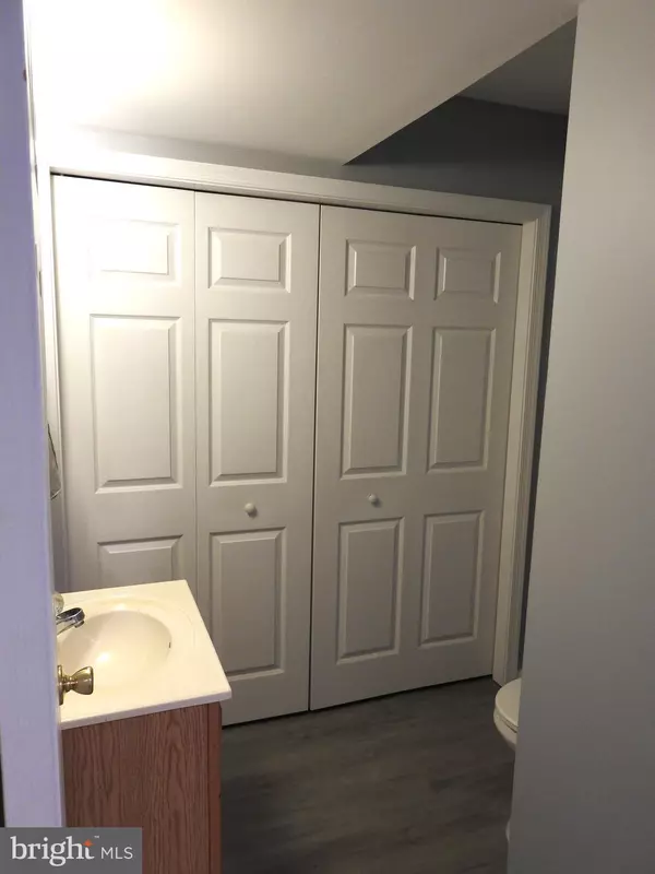 Lancaster, PA 17603,34 DEEP HOLLOW LN