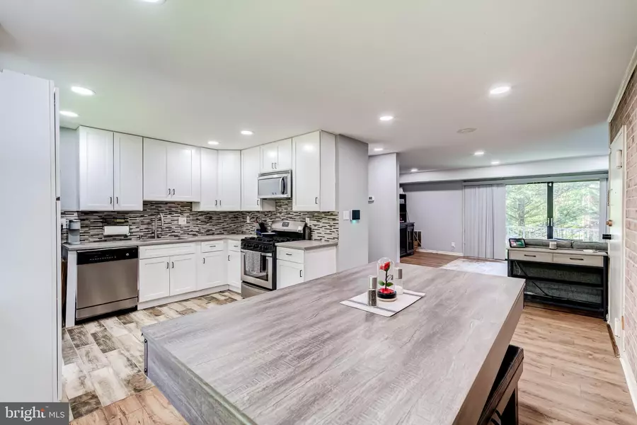 6012 WESTCHESTER PARK DR #101, College Park, MD 20740