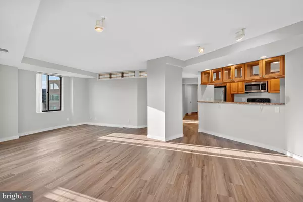 Washington, DC 20037,3 WASHINGTON CIR NW #905