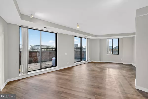 Washington, DC 20037,3 WASHINGTON CIR NW #905