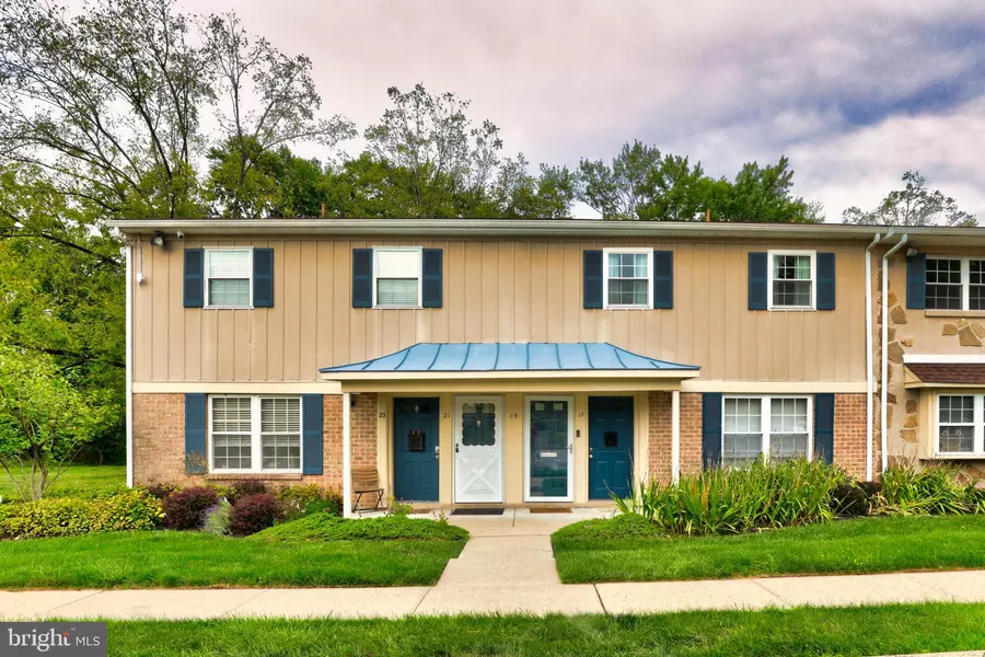 19 WEXFORD DR, North Wales, PA 19454