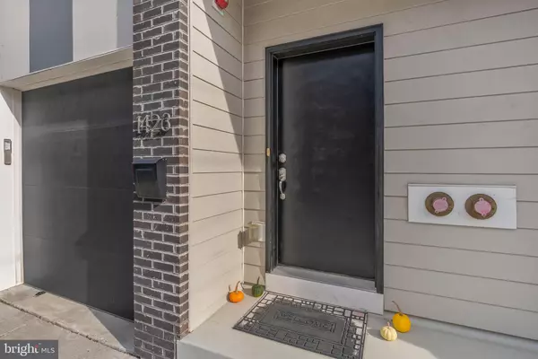 Philadelphia, PA 19147,1423 S HOWARD ST