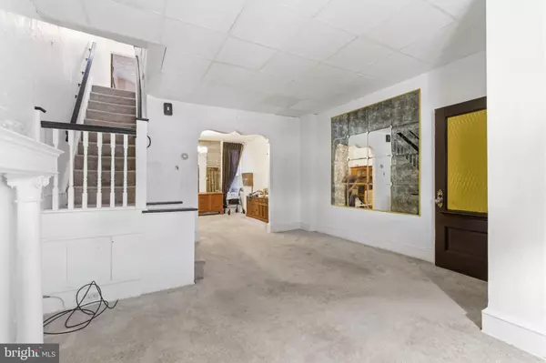 Philadelphia, PA 19140,3827 N GRATZ ST