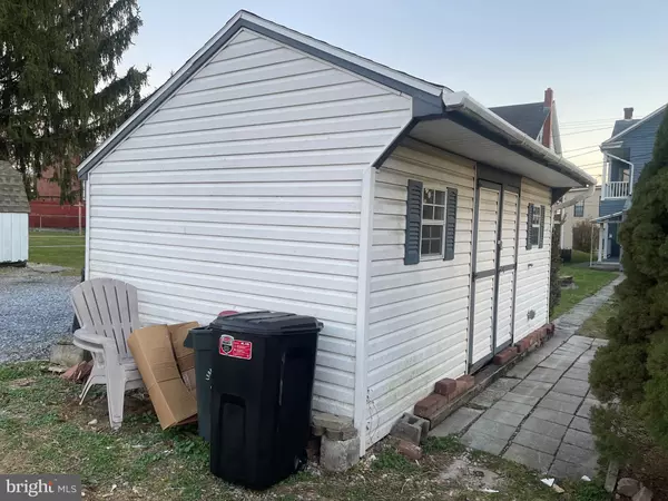 Annville, PA 17003,19 W CHURCH ST