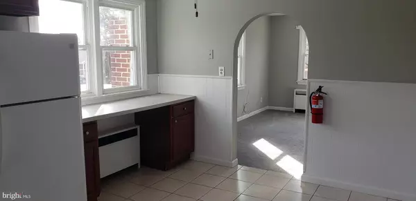 Maple Shade, NJ 08052,621 N FORKLANDING RD #B