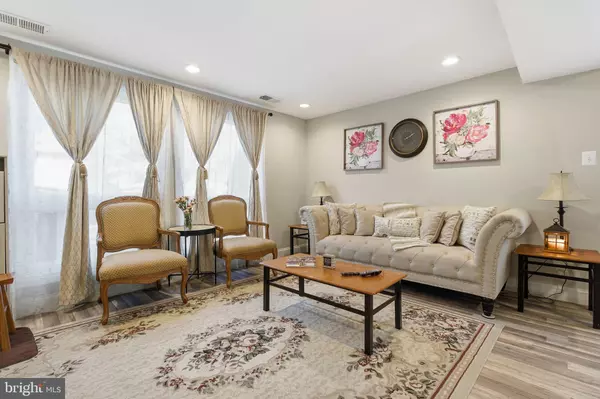 Glen Burnie, MD 21061,594 GLEN CT #594