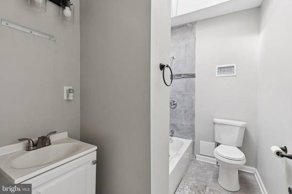 Philadelphia, PA 19145,1728 S 24TH ST