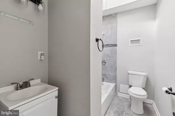 Philadelphia, PA 19145,1728 S 24TH ST